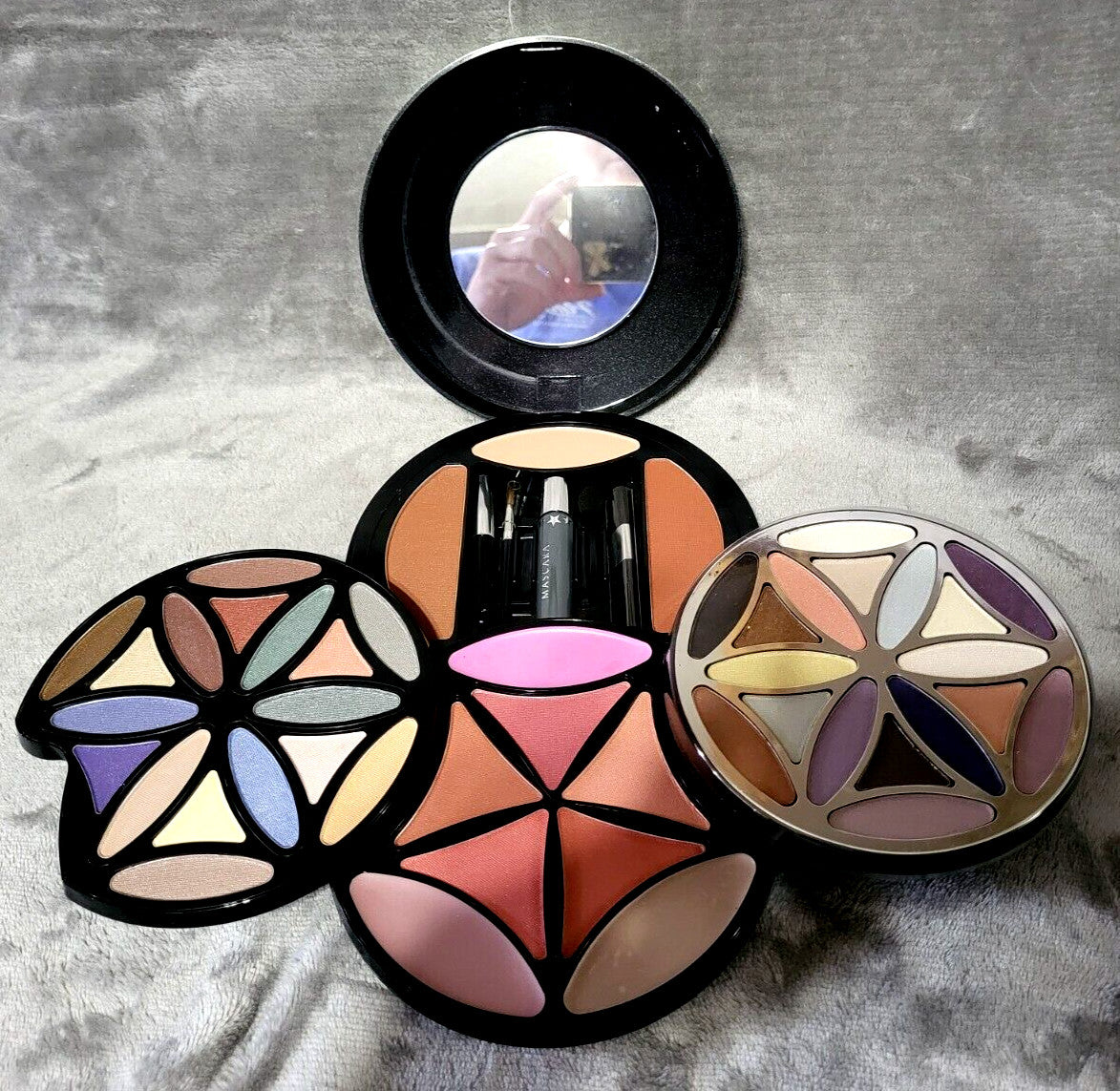 Travel Makeup Kit with 37 Eyeshadows, Lip Gloss, Mascara & Tools