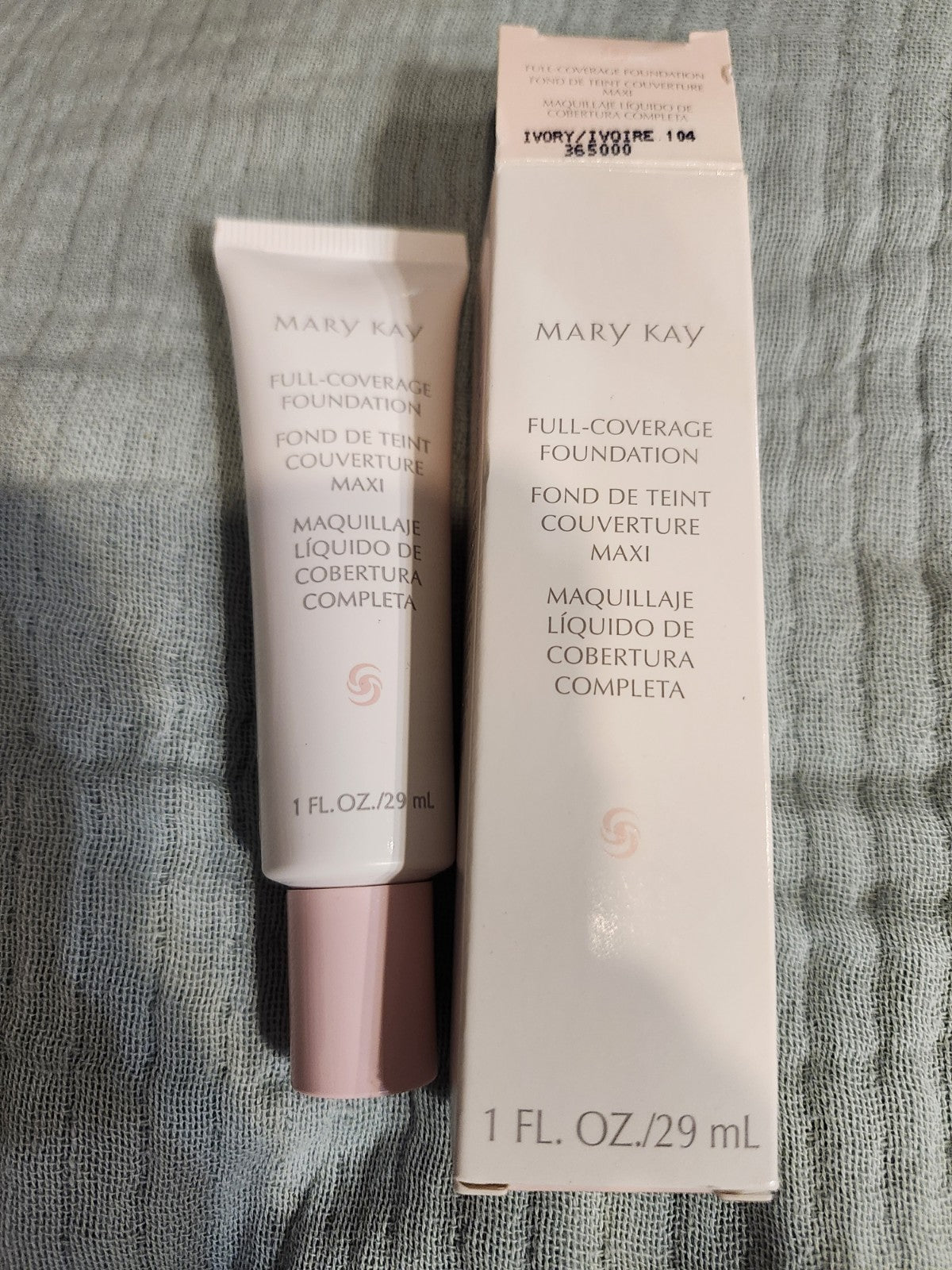 Full Coverage Foundation Ivory 104 - Long-Lasting Face Makeup