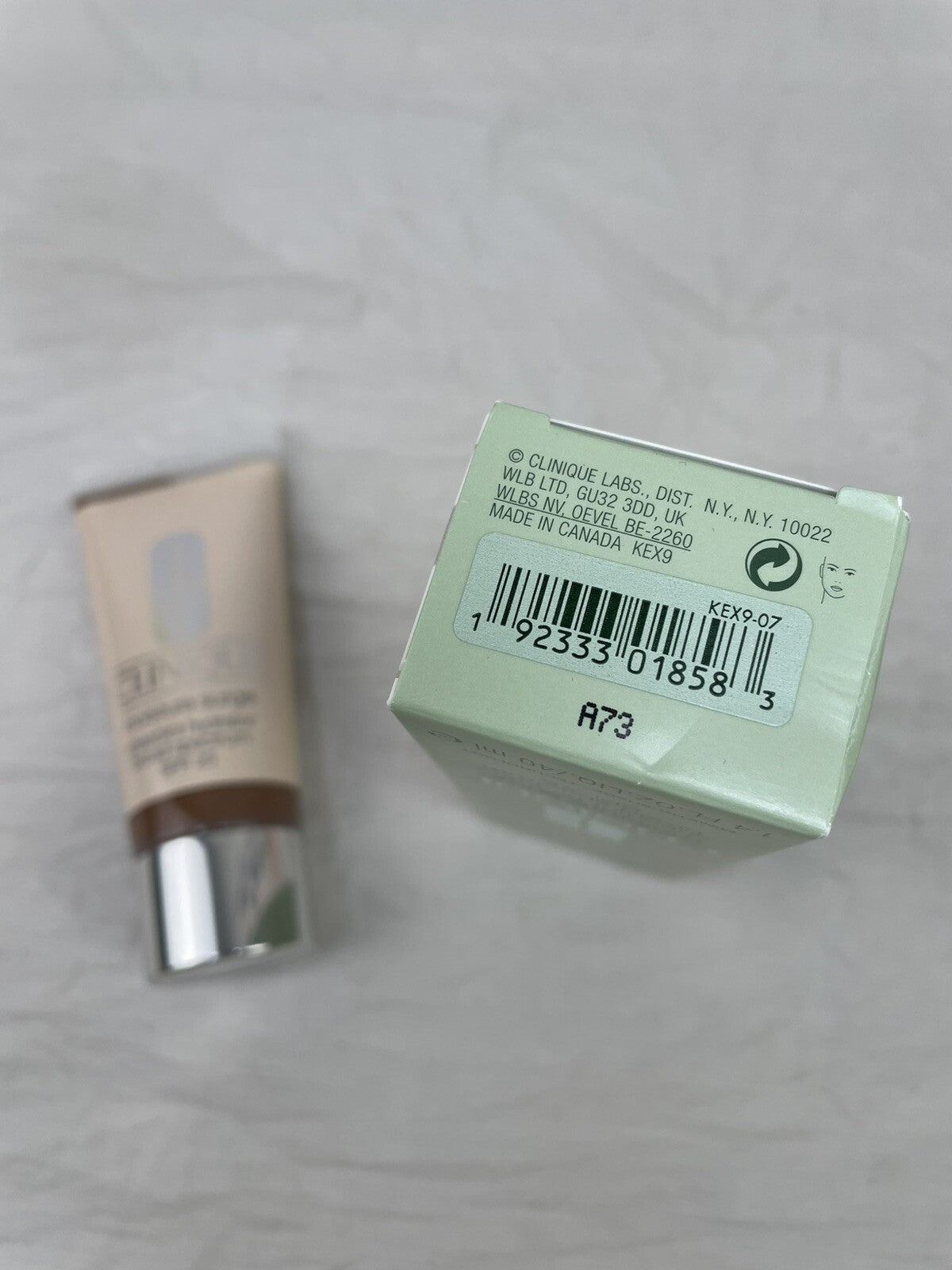Moisture Surge Sheertint Hydrator SPF 25 - Universal Very Deep 1.4 oz