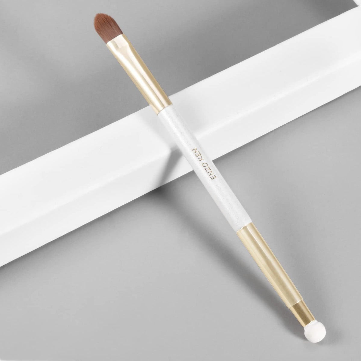 Small Flat Concealer Brush Under-Eye Sponge Blending Makeup Tool