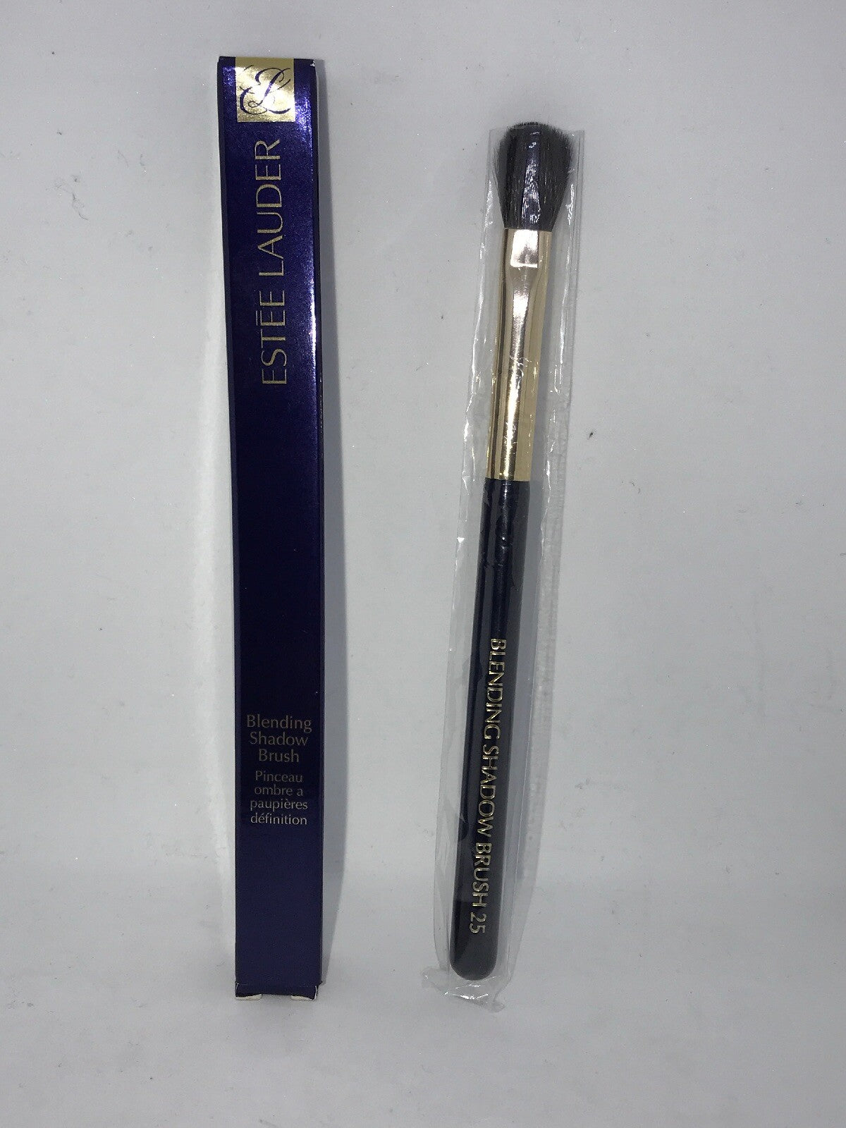 Estée Lauder Eye Shadow Brush 25 - Makeup Blending Brush for Eyeshadow
