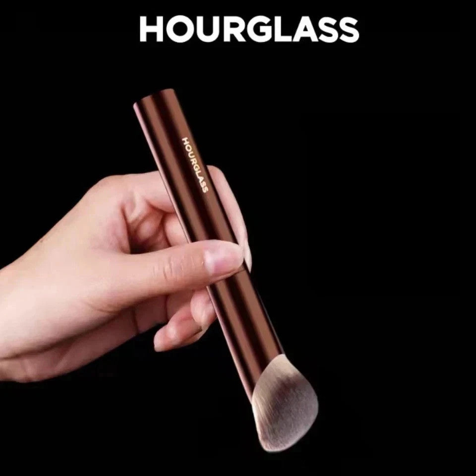 Soft Glow Foundation Brush - Seamless Blending Makeup Tool