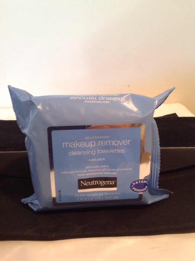 Neutrogena Makeup Remover Facial Cleansing Towelettes Alcohol-Free 25 Count
