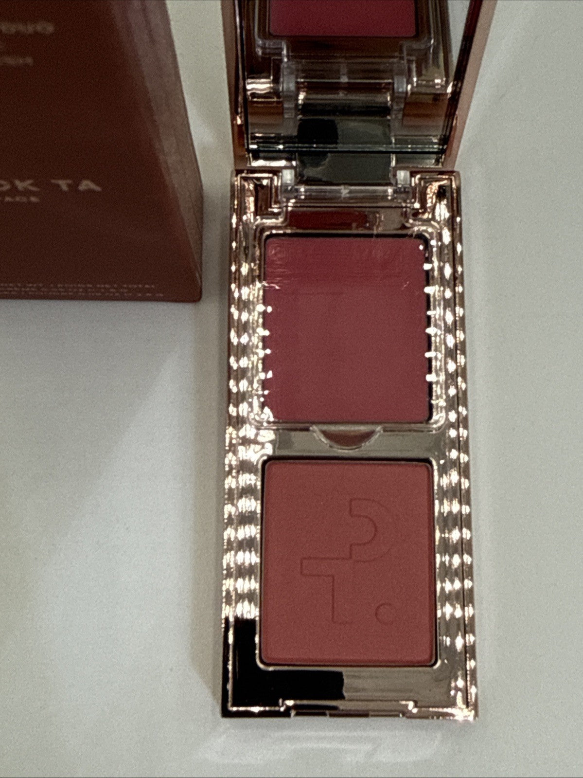Double-Take Creme & Powder Blush Duo She’s That Girl - Long-Wearing Glow