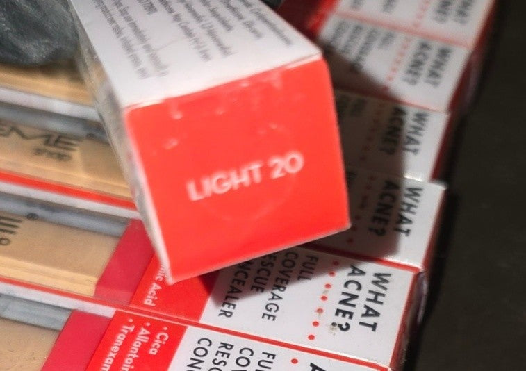 Full Coverage Acne Concealer Light 20 Cica Allantoin - Flawless Skin