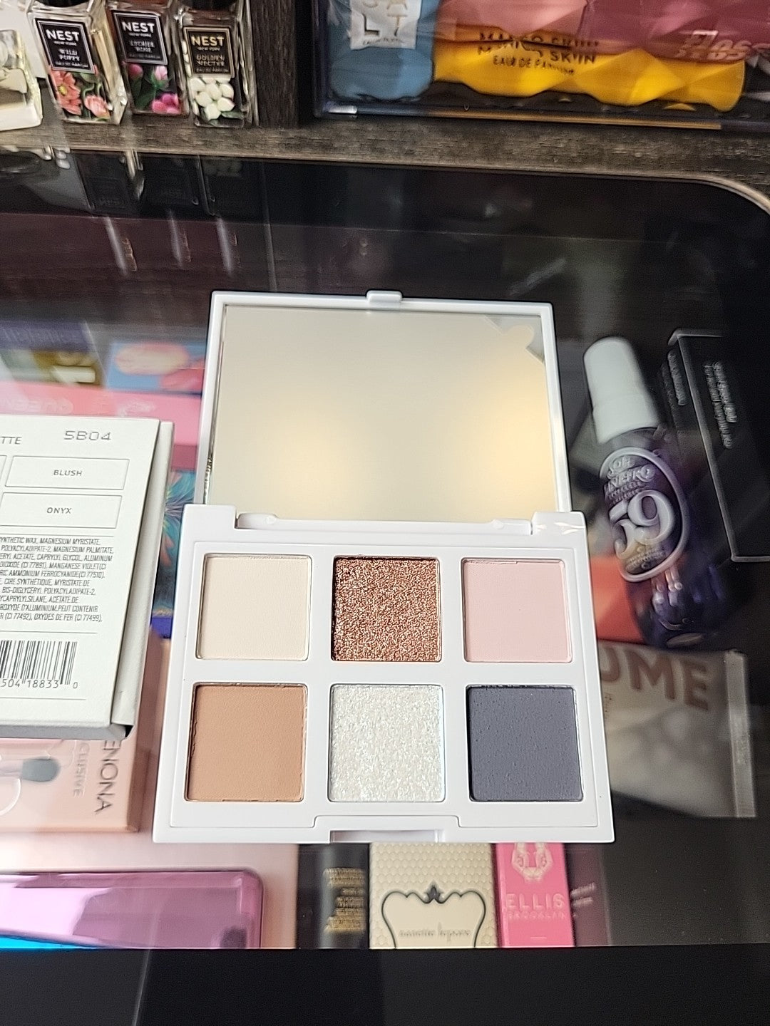 Astral Eyeshadow Palette with Mirror - 6 Shades, 4 Matte & 2 Shimmery