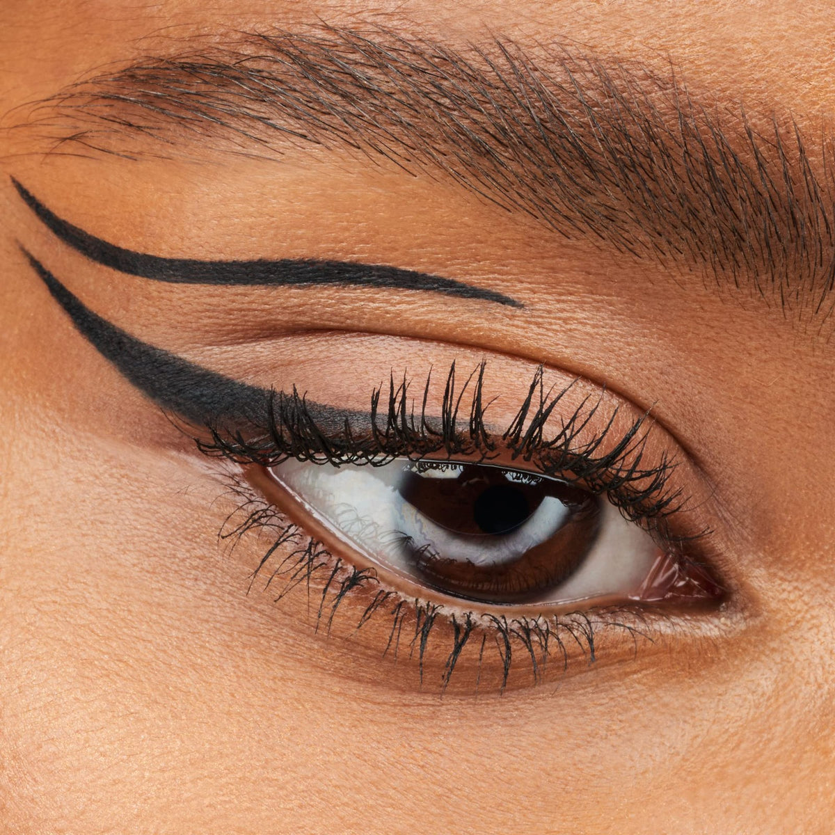 Gel Eyeliner Black Raven - Smudge-Proof, Long-Lasting, Vibrant Color