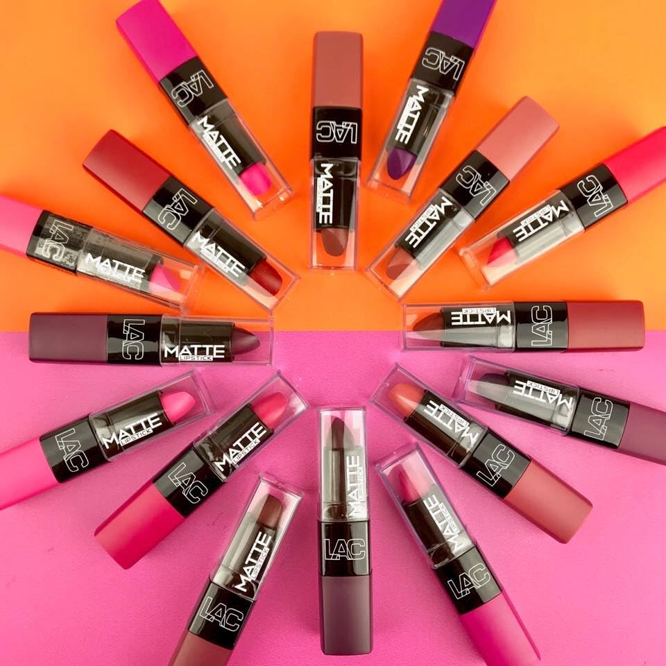 Matte Lipstick - Long-Lasting, Nourishing Lip Color in In Love Shade