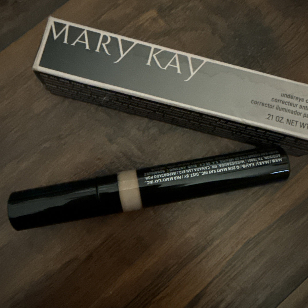 Mary Kay Undereye Corrector - Brightening Concealer for Dark Circles