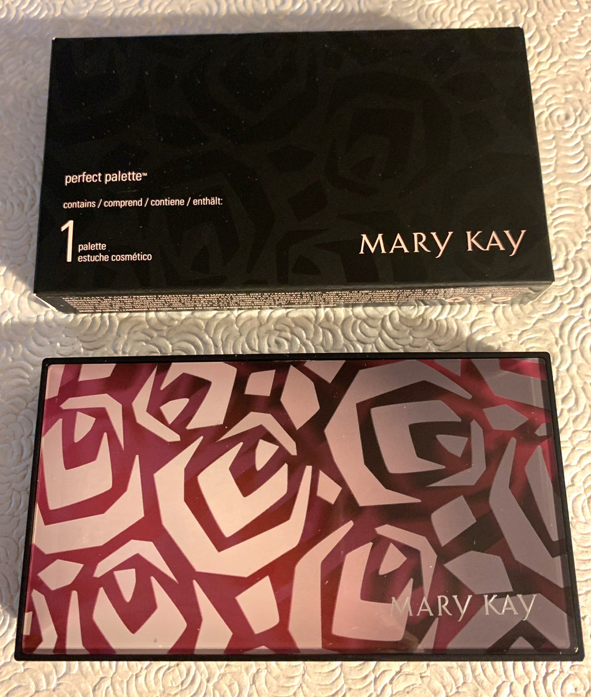 Unfilled Mirrored Cosmetic Compact Palette with Pink and Black Finish
