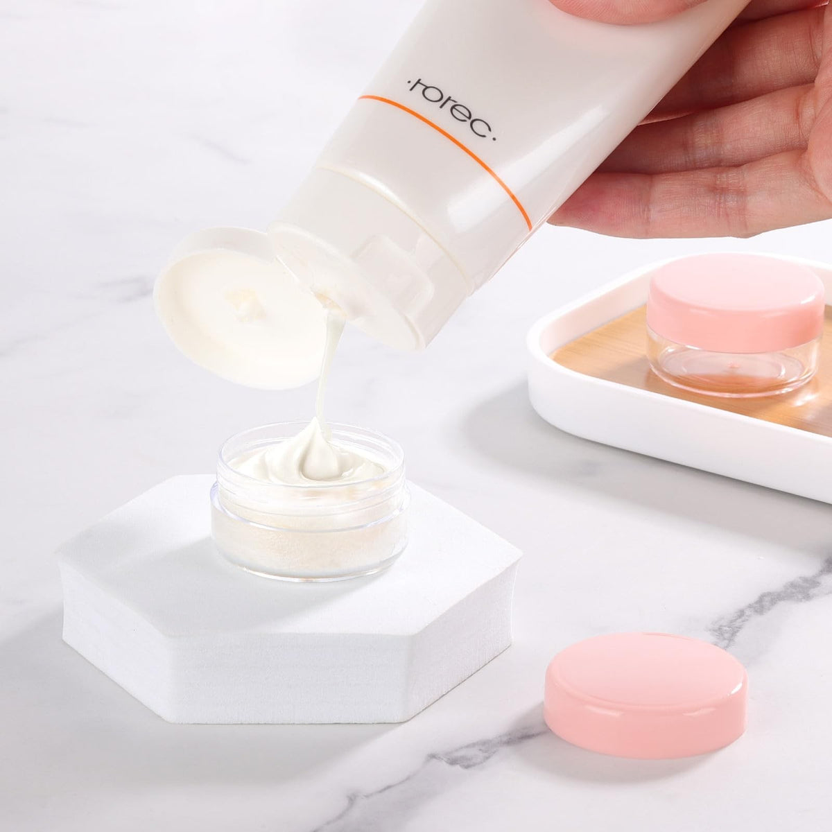 10g Sample Plastic Jars with Lids - Small Cosmetic Containers, Lip Balm & Cosmetic Storage