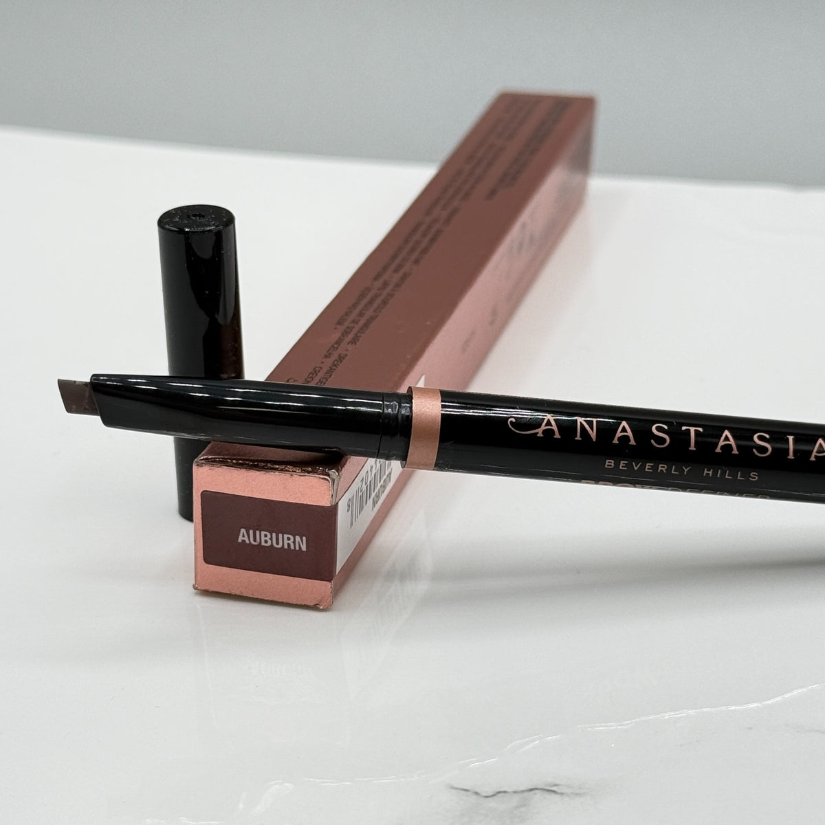 Brow Definer Pencil for Shaping & Defining Eyebrows - Auburn