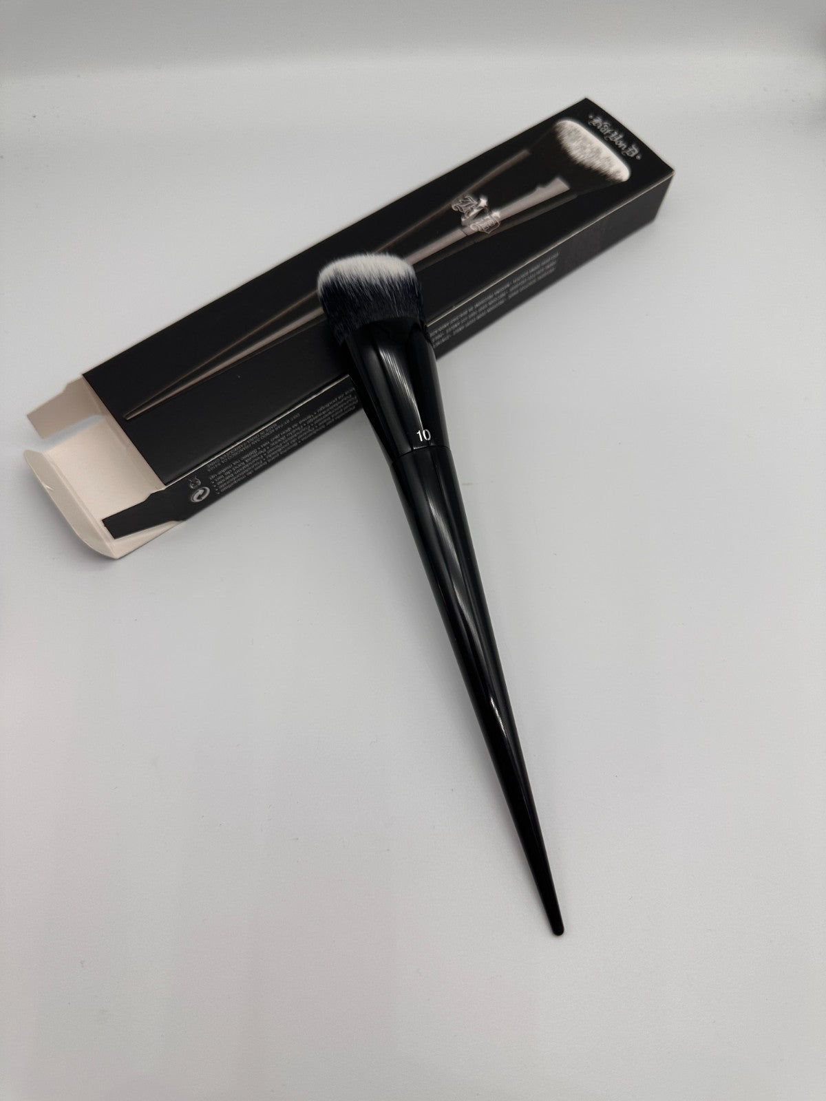 Foundation Brush #10 for Liquid & Powder Makeup - Professional Makeup Tool