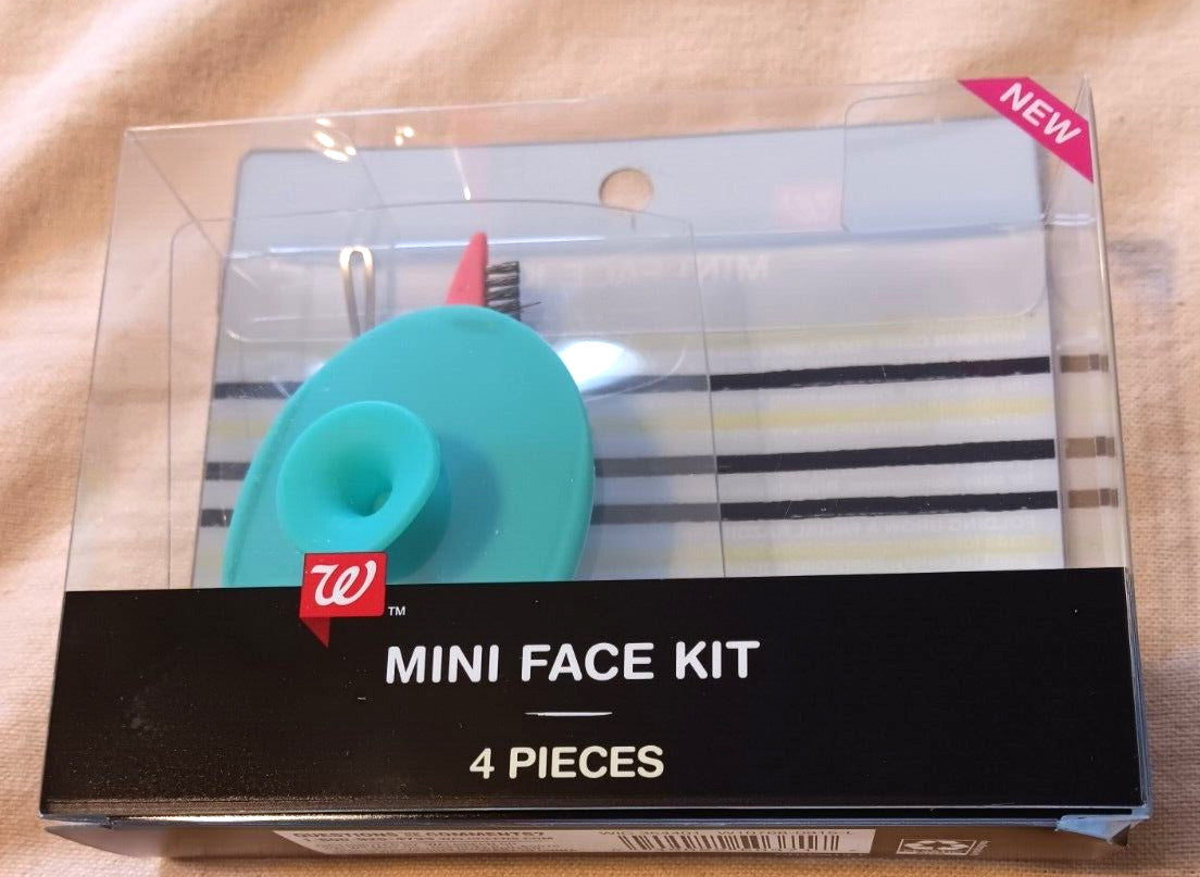 Mini Jade Roller Facial Kit & Manicure Set with Nail Clipper & Tweezers