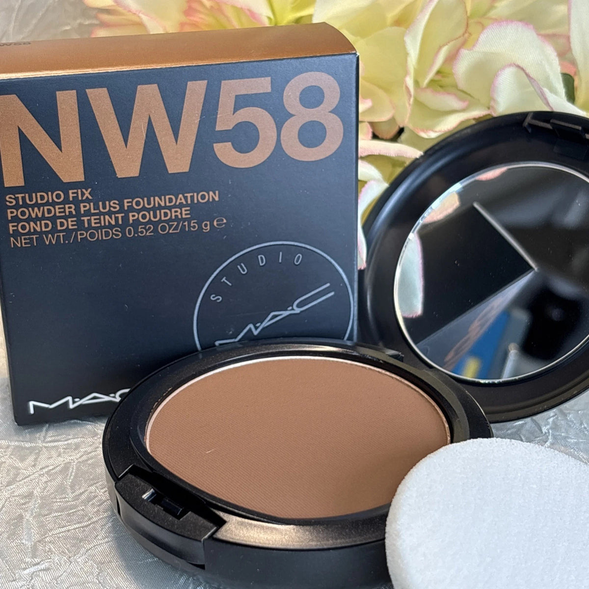 Mineral Face Powder - Oil Control, Long-Lasting, Non-Streaking, Silky Texture