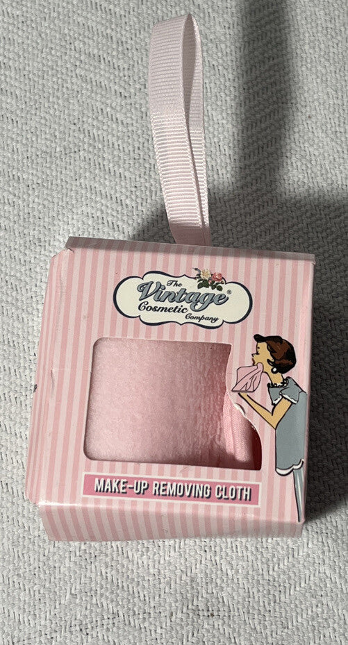 Reusable Pink Makeup Remover Cloth - Gentle & Eco-Friendly Facial Pad