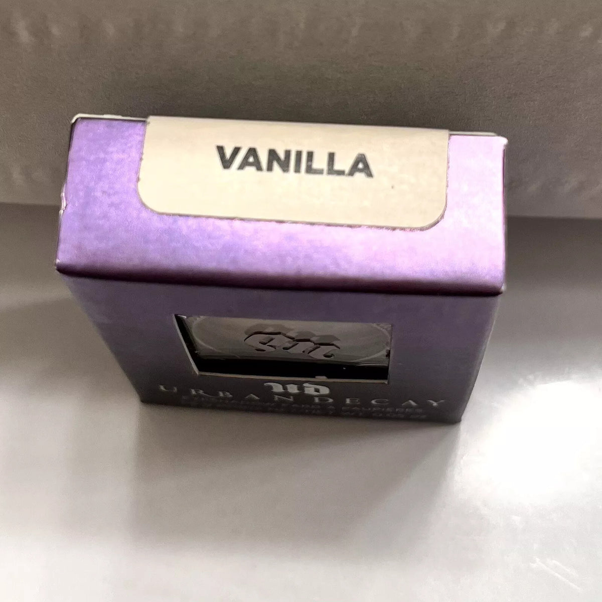 Urban Decay Eyeshadow Palette - Multiple Shades in Velvety Finish, 0.05oz