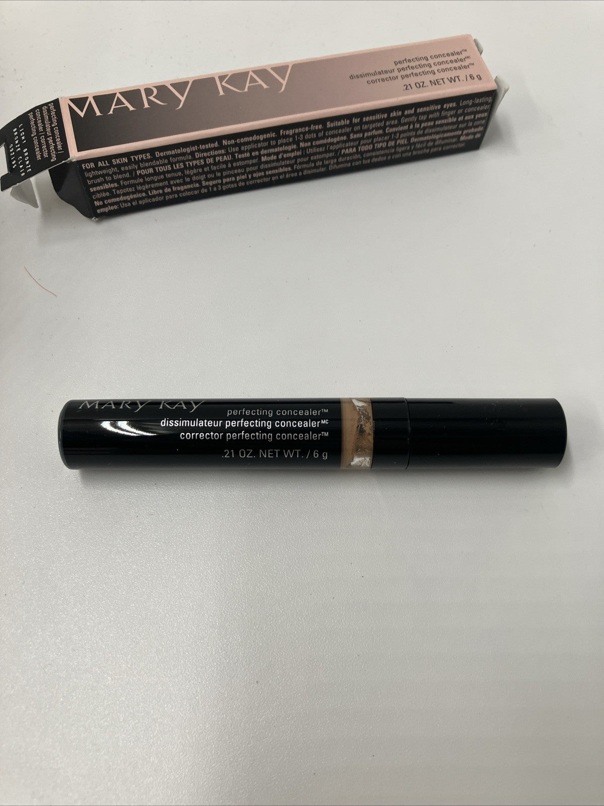 Mary Kay Perfecting Concealer LIGHT BRONZE 0.21 oz. - New in Box