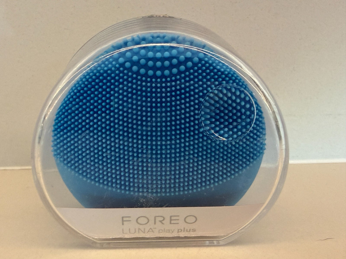 Foreo Luna Play Plus Aquamarine Facial Cleansing Device Travel Size