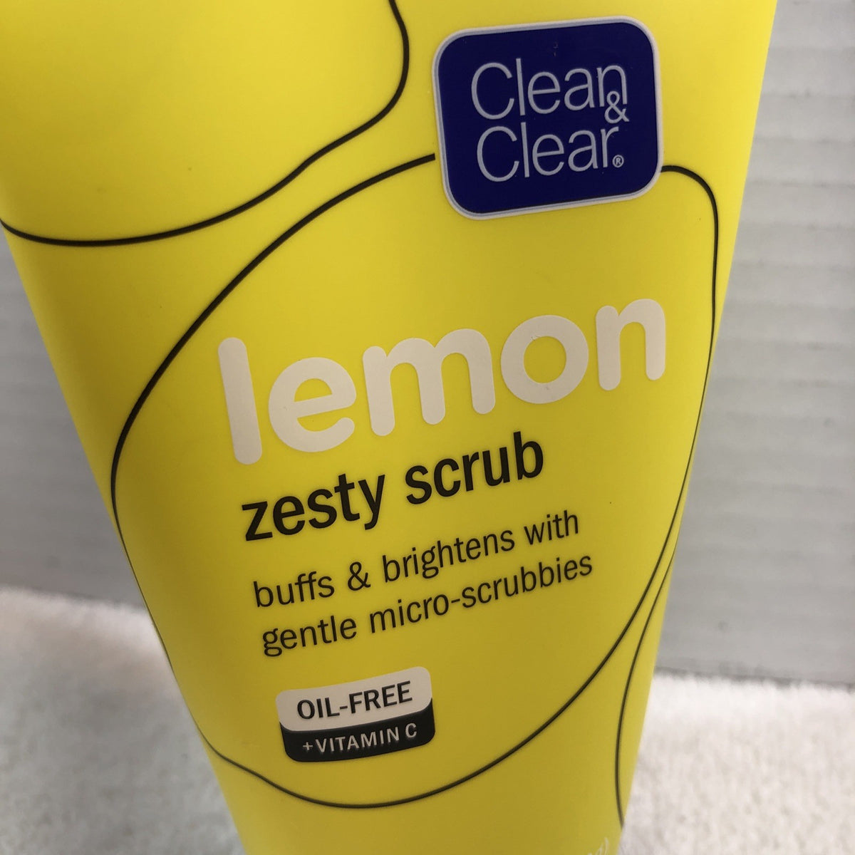 Clean & Clear Lemon Zesty Brightening Facial Scrub Vitamin C Extract