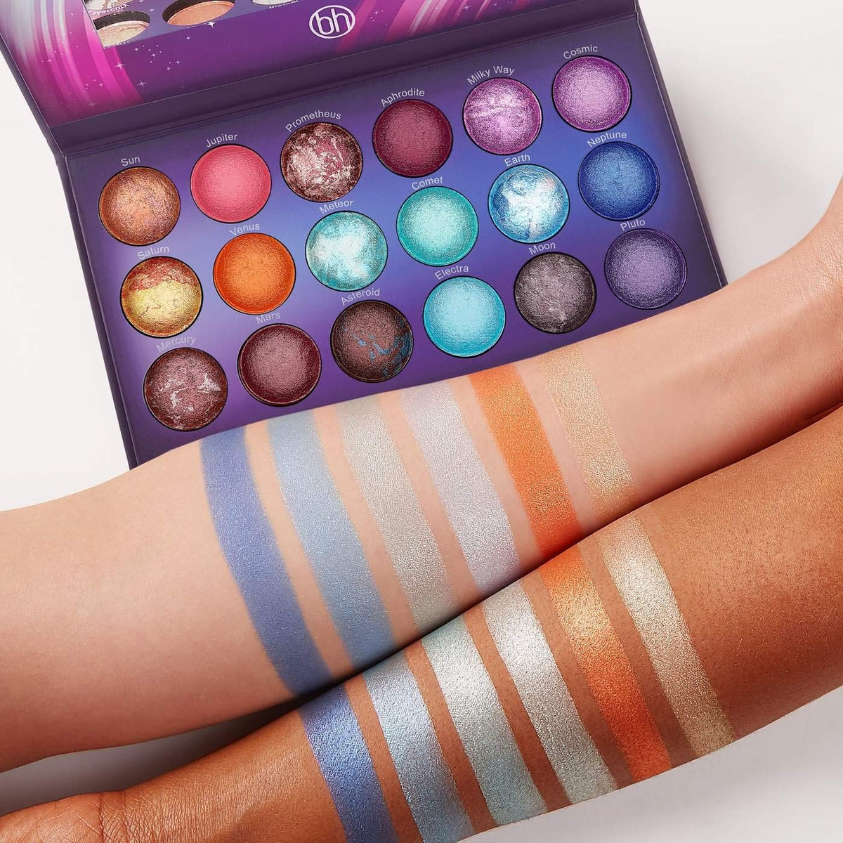 Galaxy Chic Eyeshadow Palette - 18 Baked Shades for Bold Looks