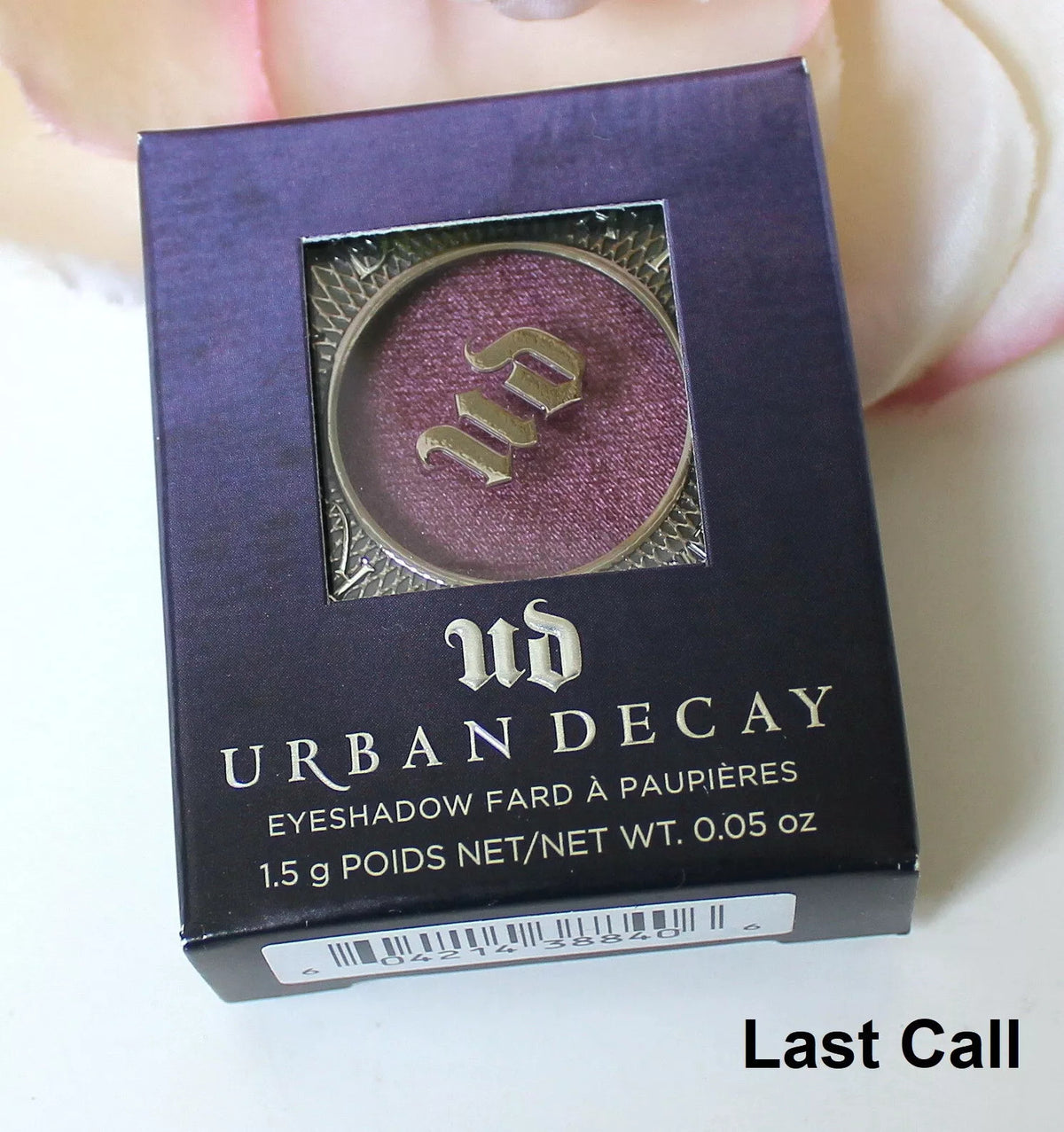 Urban Decay Eyeshadow Palette - Multiple Shades in Velvety Finish, 0.05oz