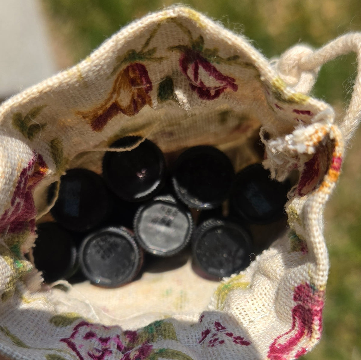 Set of 8 Lip Balms with Essential Oils & Rose Pouch - Hydrating & Scented