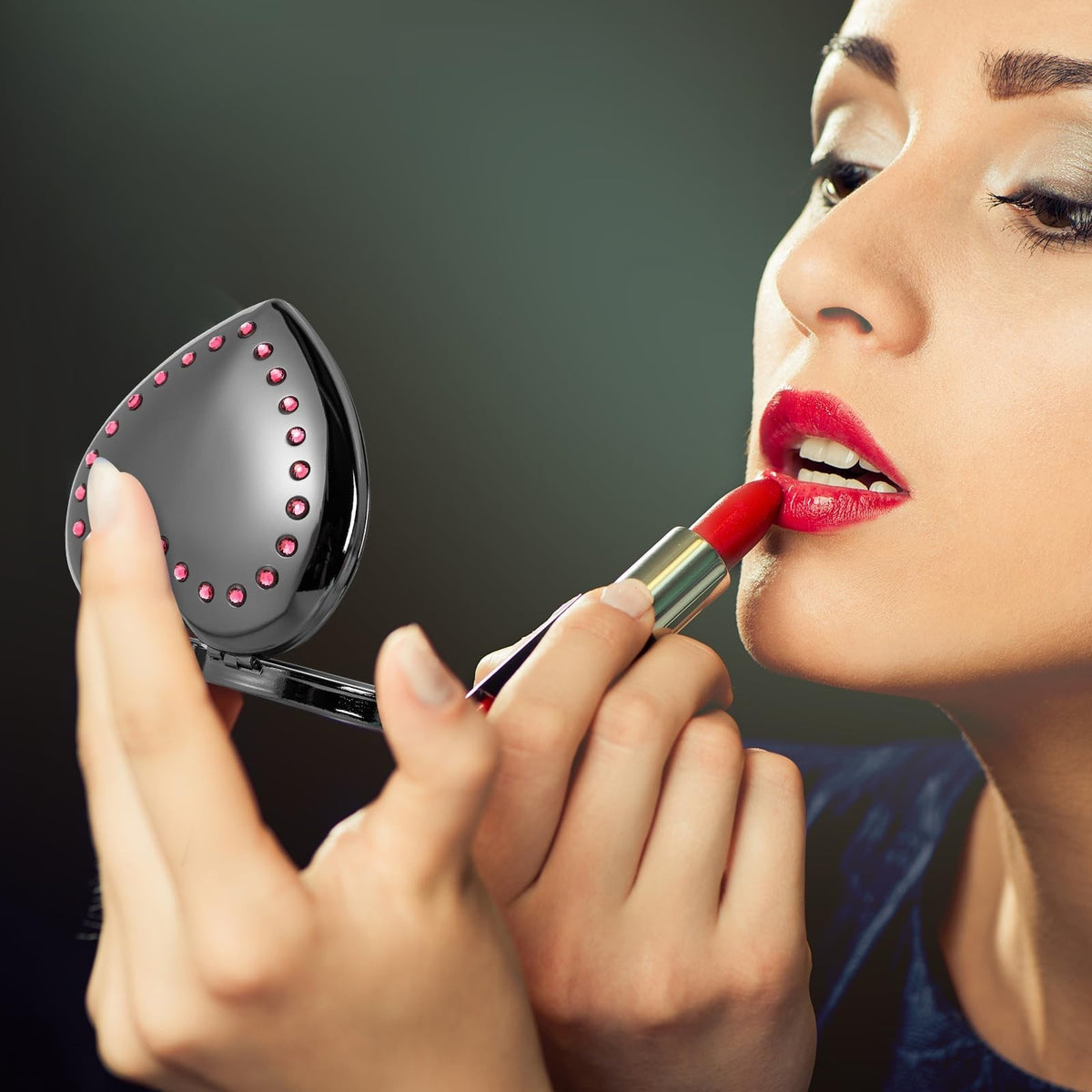 Heart-Shaped Mini Portable Folding Mirror with 1X/2X Magnification