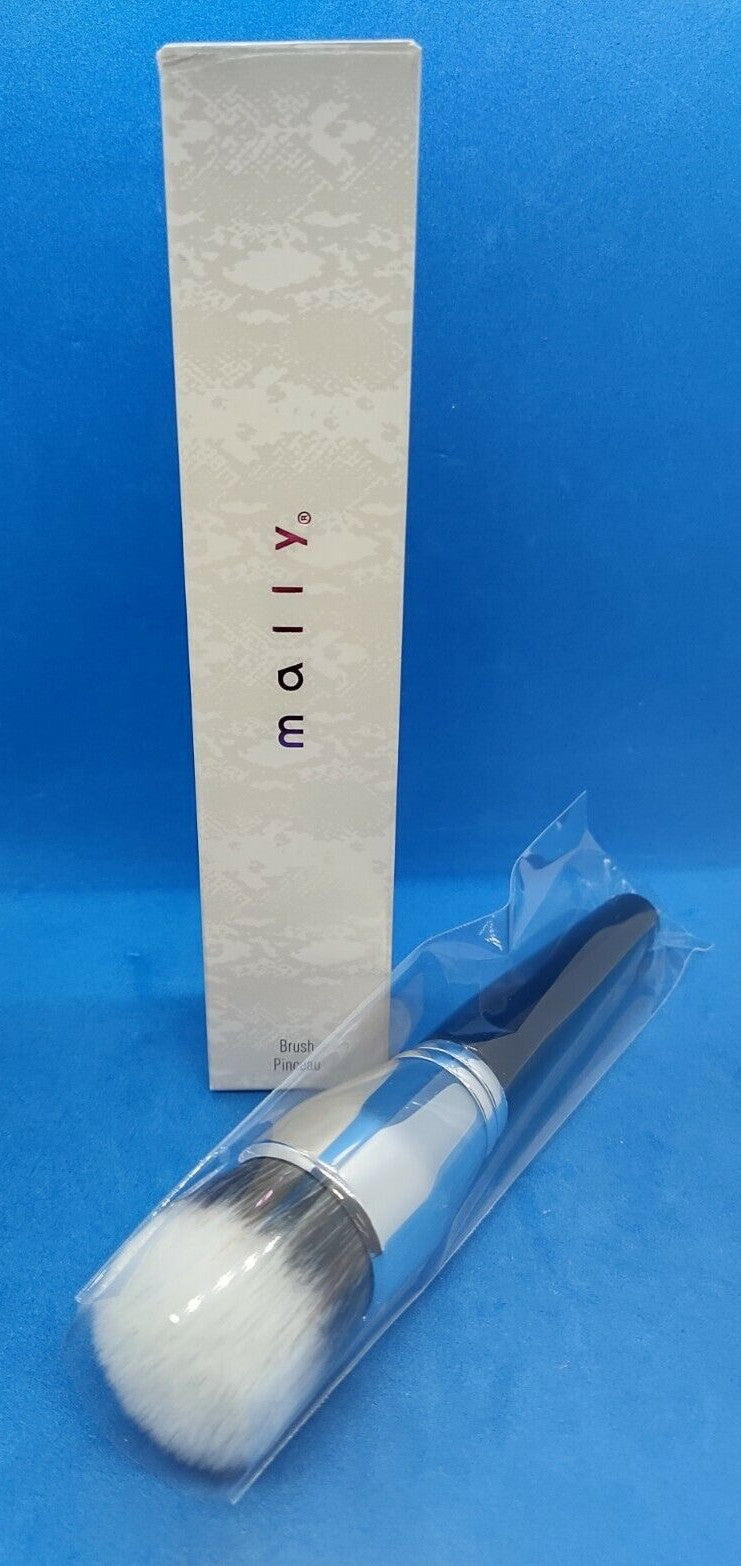 Foundation Brush - Full Size Makeup Tool for Flawless Application