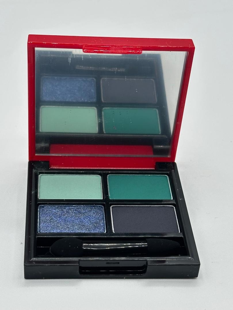 Glimmer Eyeshadow Quad - Color Legend, Long-Lasting Eye Makeup Palette