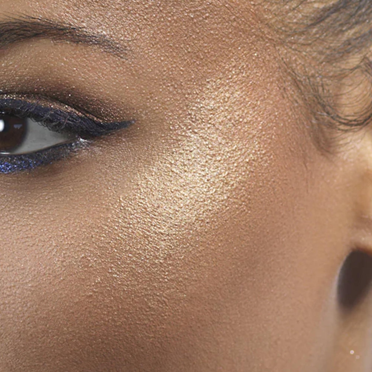 Radiant Highlighter for Glowing Skin — Long-Lasting, Buildable Formula
