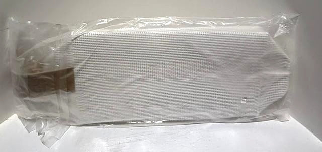 Beautycounter Zippered Mesh Cosmetic Travel Pouch in White/Gold Fast 11x4in