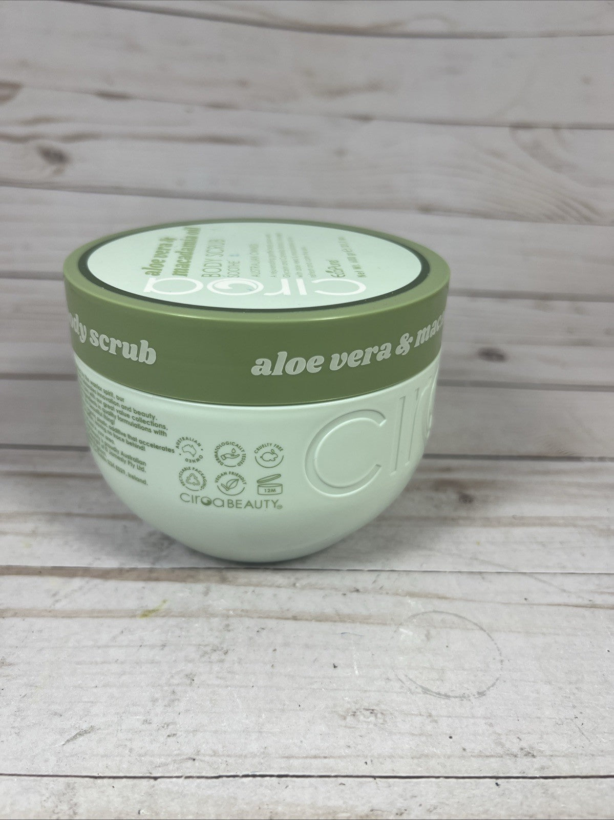 Ciroa Aloe Vera & Macadamia Oil Body Scrub Soothe 21.1oz