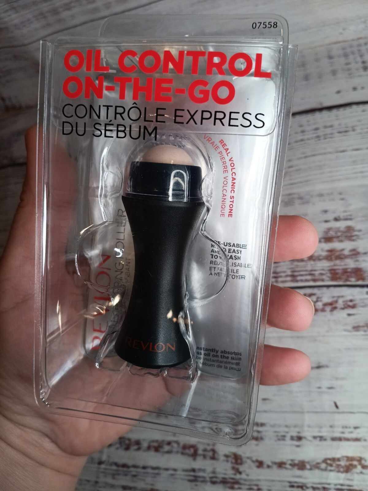 Revlon Oil-Absorbing Facial Roller - Reusable Oil Control Tool for On-the-Go Beauty
