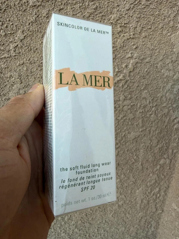 Long Wear Foundation SPF 20 - Sheer Liquid Makeup for Flawless Skin