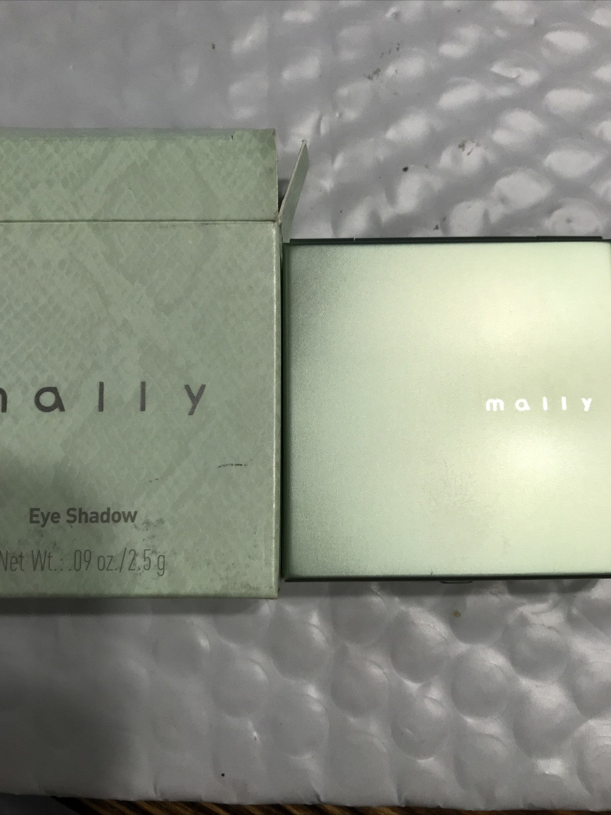 Eye Shadow Compact with Mirror - Sensational Nude Shade, Unsealed