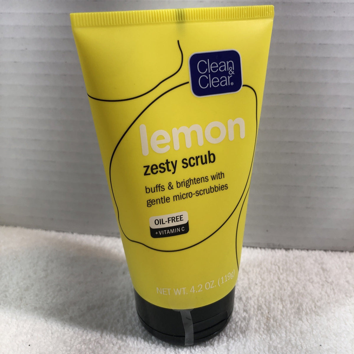 Clean & Clear Lemon Zesty Brightening Facial Scrub Vitamin C Extract