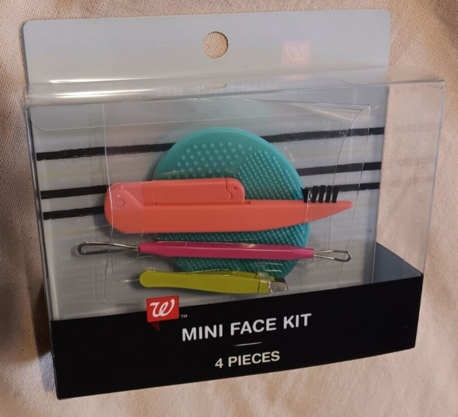 Mini Jade Face Roller and Tweezer Set for Skin Care & Brow Grooming