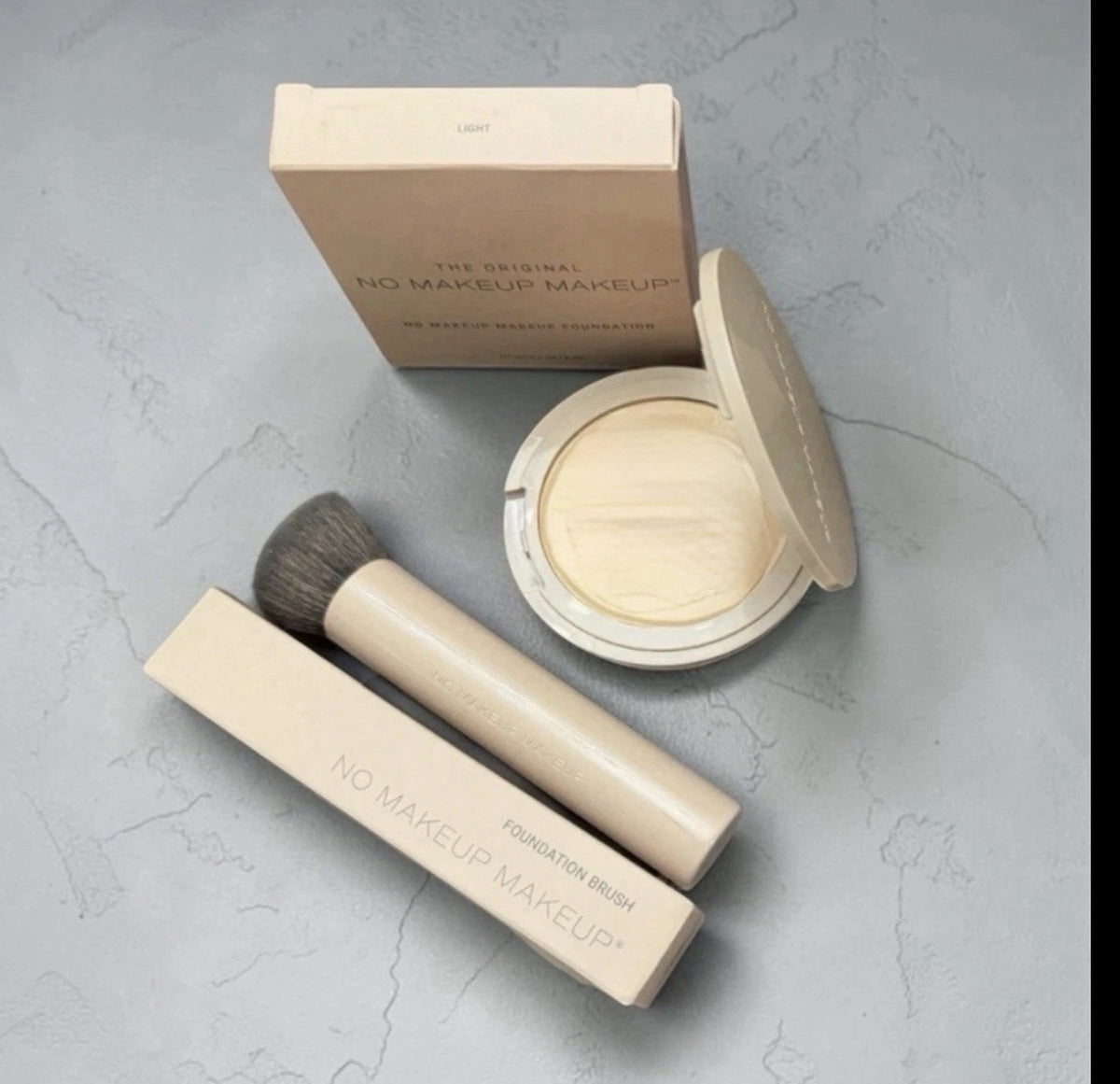 Light Cream Foundation & Brush Duo - Buildable, Long-Wear Face Makeup