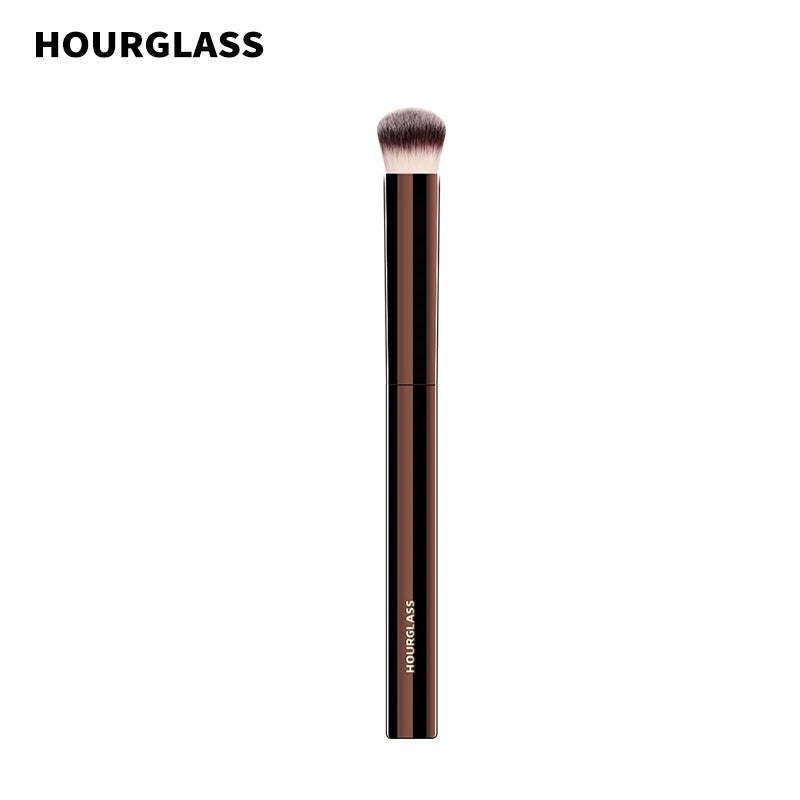 Seamless Finish Concealer Brush - Makeup & Cosmetic Tool for Flawless Skin