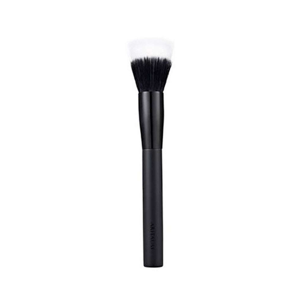 Highlighter Brush - Fan-Shaped Cosmetic Tool for Precision Highlighting