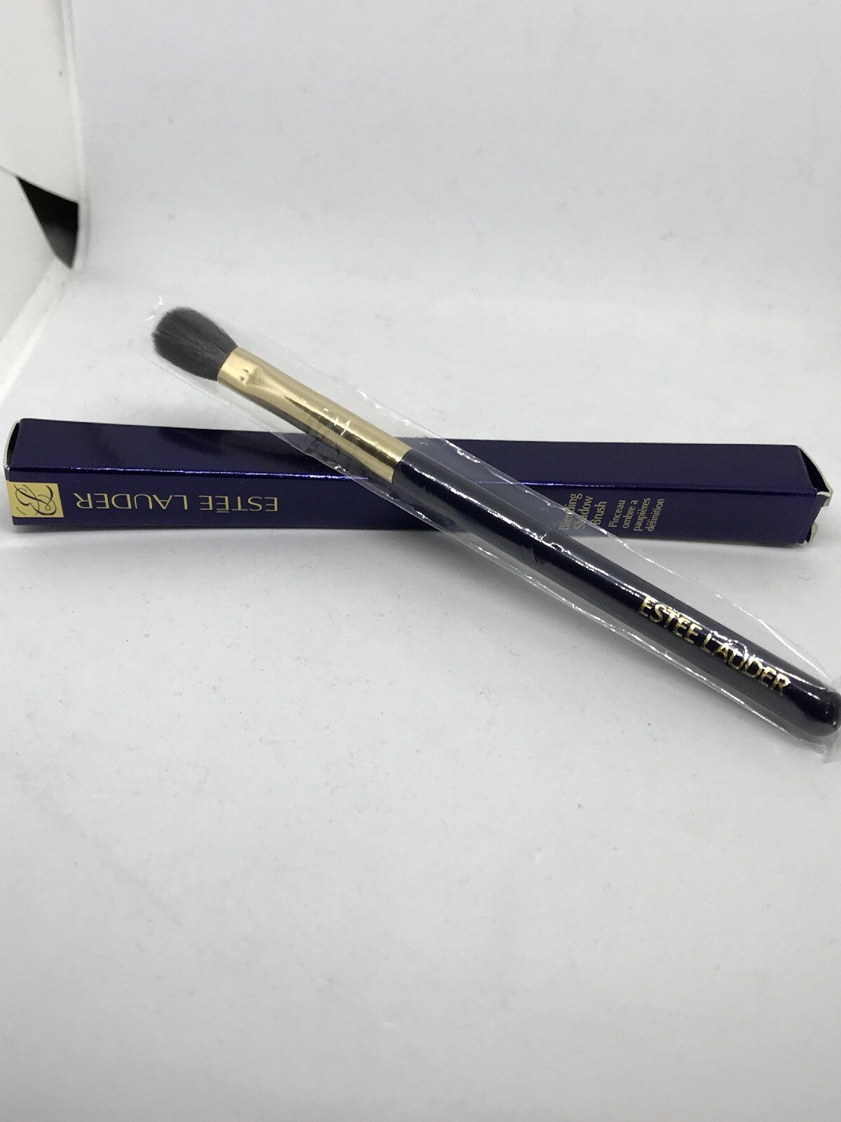 Estée Lauder Eye Shadow Brush 25 - Makeup Blending Brush for Eyeshadow