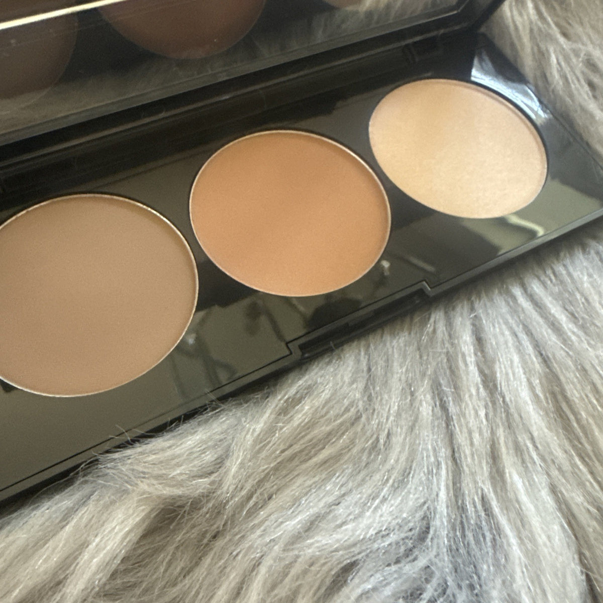 Contouring Face Palette Light Medium - Full Size Makeup Kit