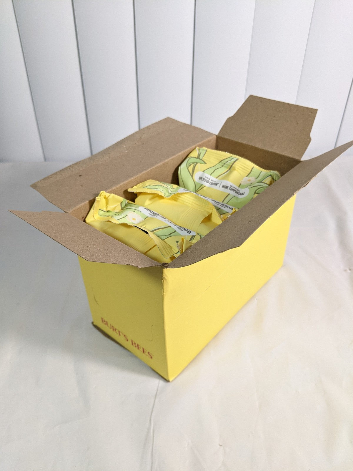 Burt's Bees Facial Cleansing Towelettes White Tea 4-Box Wholesale Case
