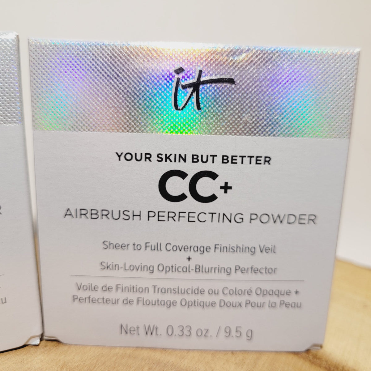 it Cosmetics CC+ Airbrush Perfecting Powder Light - Sheer to Full Coverage