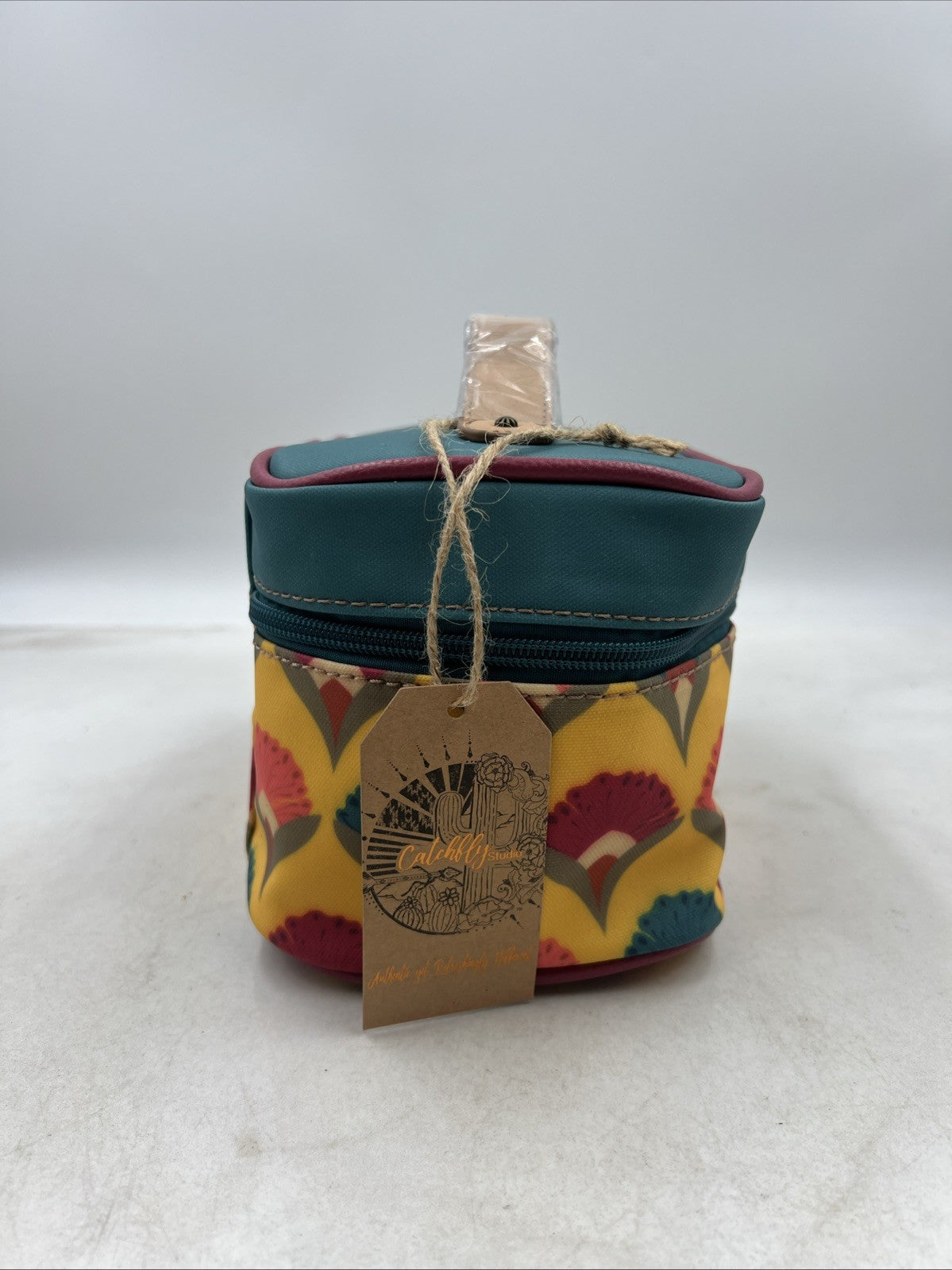 Women’s Makeup Bag Travel Case with Ginkgo Flowers, Gold Finish