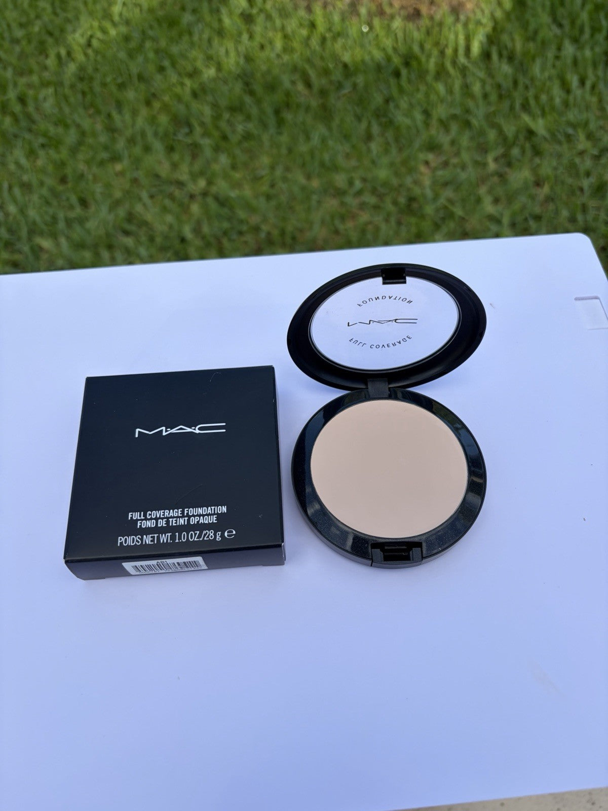 MAC Full Coverage Foundation W10 1 oz - New in Box, Face Makeup
