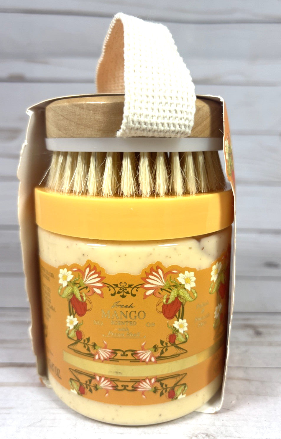 Asquith & Somerset Body Scrub Mango Scented w/ Brush 15.87oz