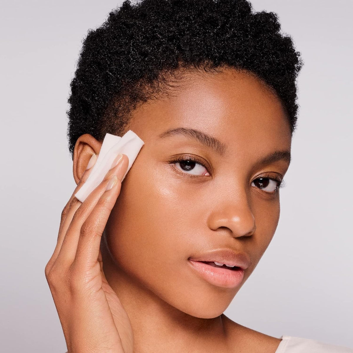 Hydrating Facial Essence with Hyaluronic Acid & Vitamin C - 145ml