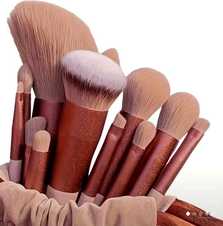 13-Piece Retro Makeup Brush Set with Hypoallergenic Nylon Bristles and Acrylic Handles